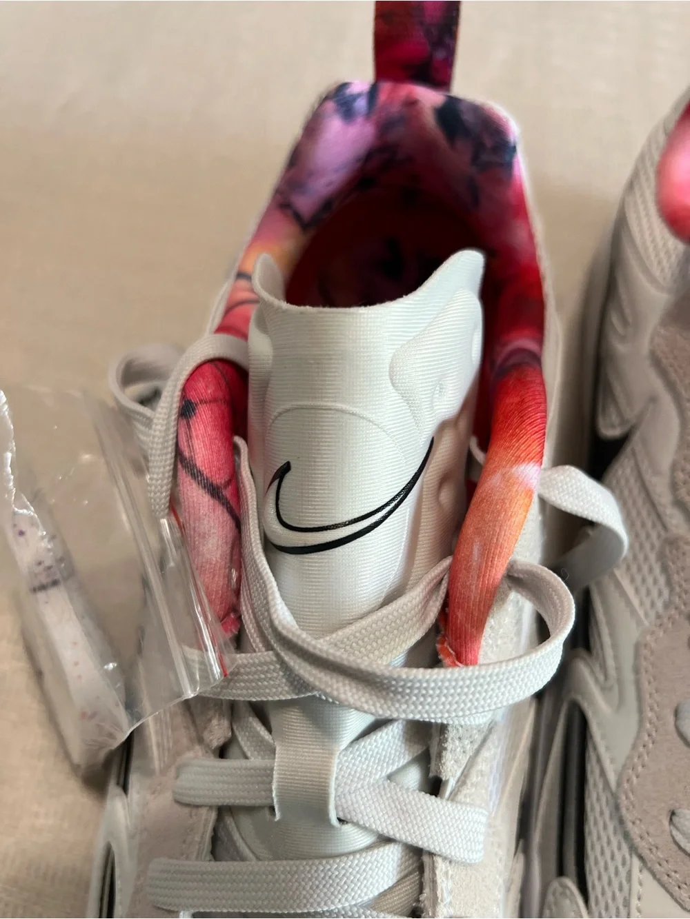 Nik X Futura Jam “Olympic”(Style Code: ⁠FZ8966-100⁠). Men 1/women 12..5
